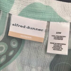 Alfred Dunner Mint and White Swirl Top